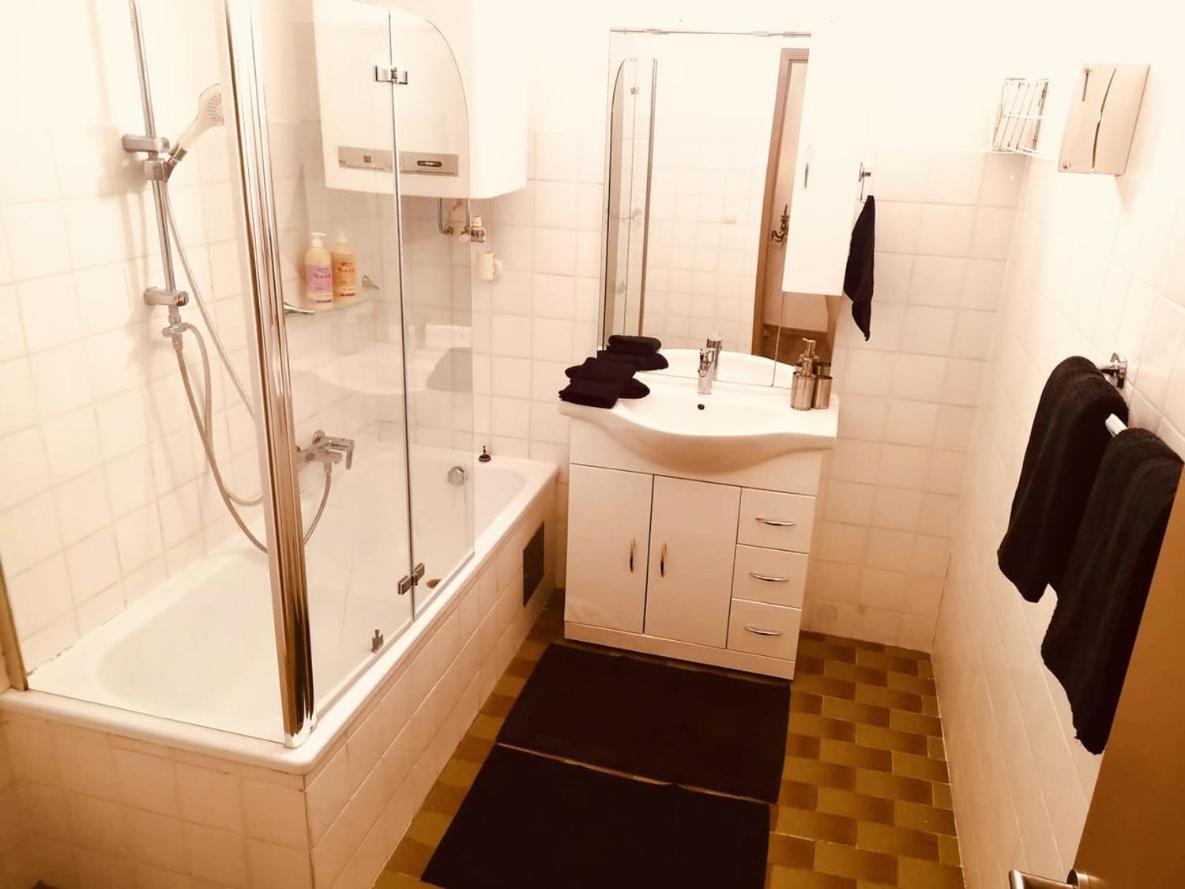 Thermenland-Traum Apartment Fuerstenfeld Luaran gambar